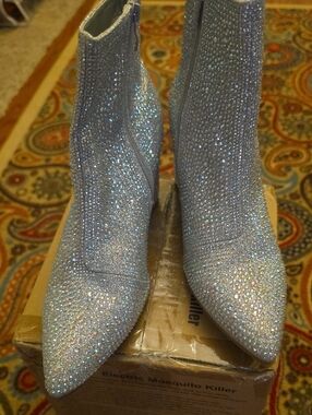 NWOB Women Rhinestone Block Chunky Heel